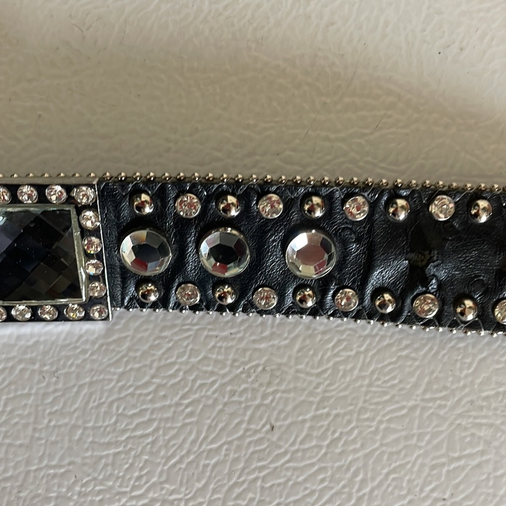 Atlas Women’s Embellished Western Belt. Very Good Condition. 44 Inches. - Picture 6 of 15